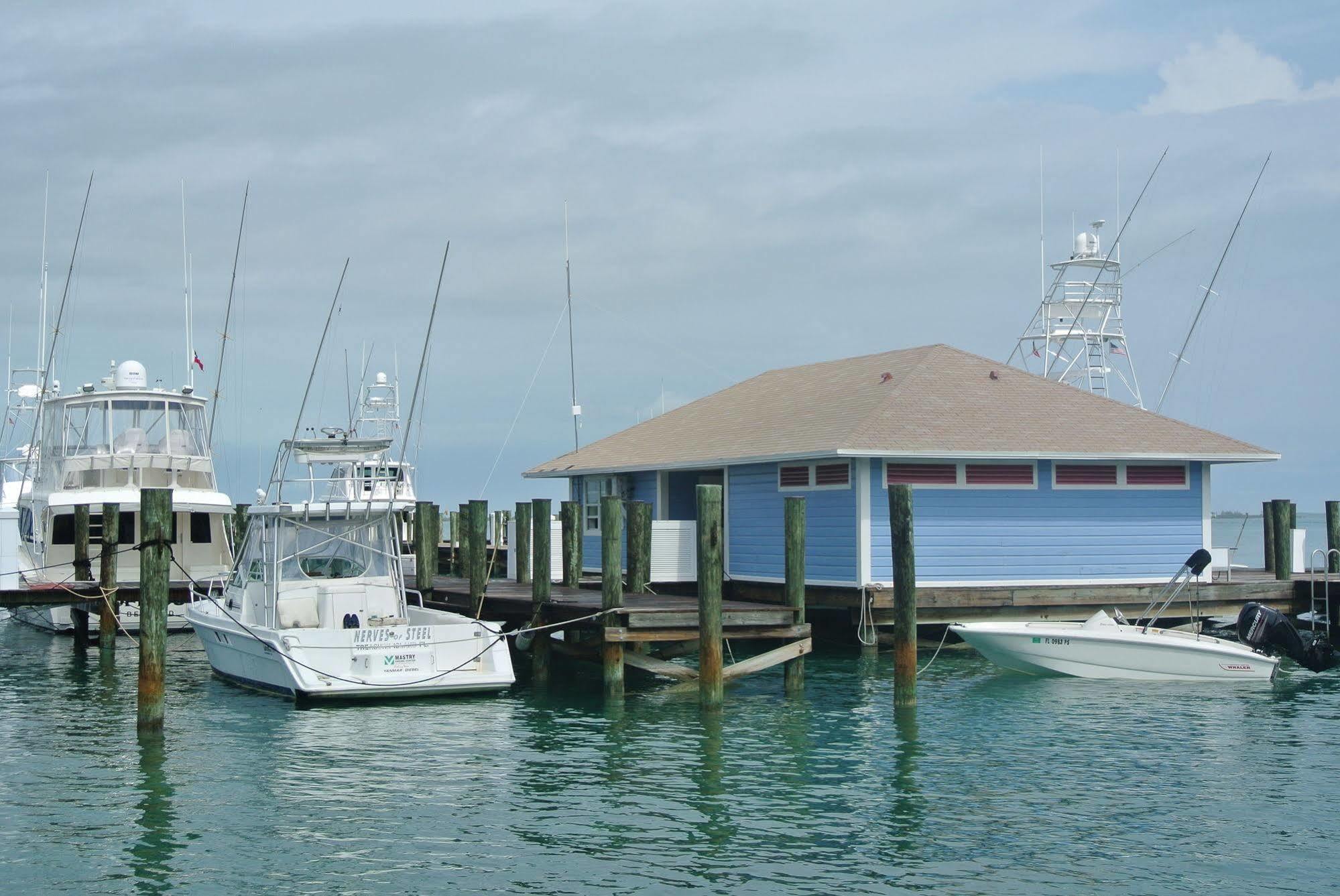 Romora Bay Resort & Marina Dunmore Town Exterior foto