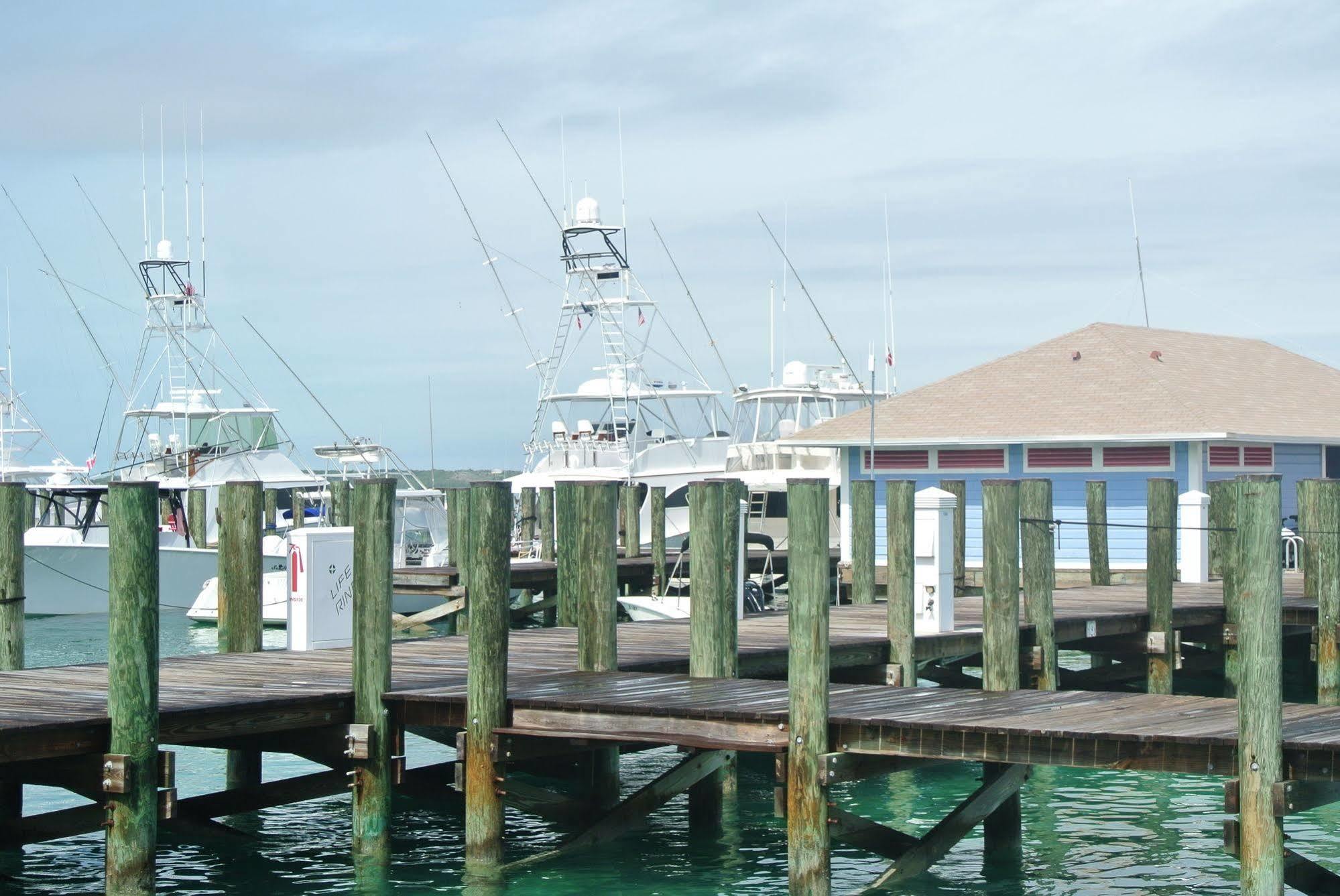 Romora Bay Resort & Marina Dunmore Town Exterior foto